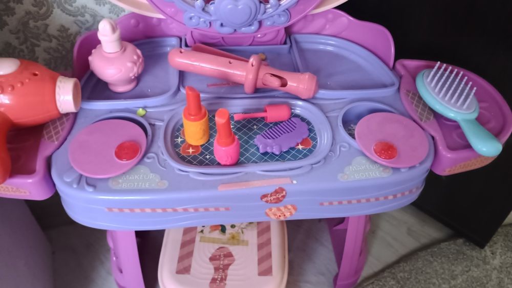 Трюмо дитяче для дівчинки