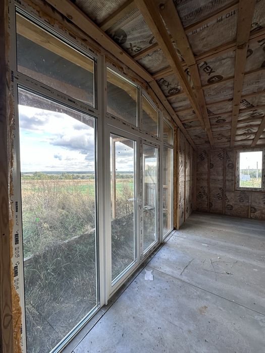 Готова локація для глемпінгу біля Києва -земля з будинками і потенціял