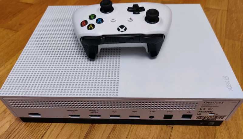 Xbox one s 500 Gb. Ігрова приставка + игры