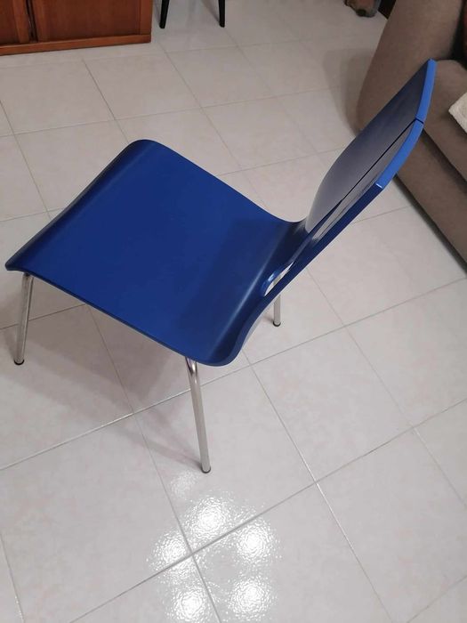 Cadeira nova azul