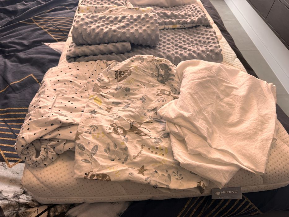 Łóżeczko niemowlęce 120x60 z szufladą + materac + pościel + nakładki