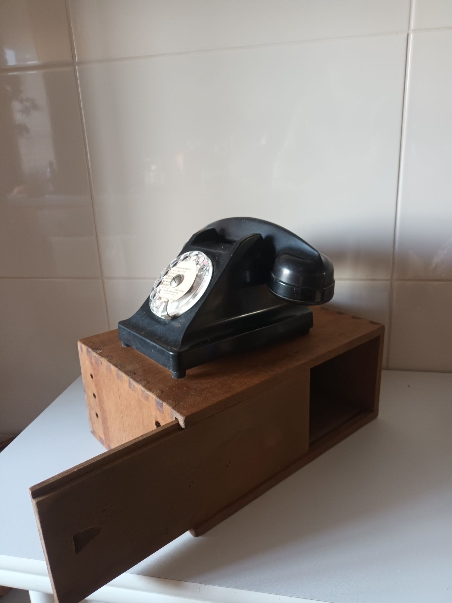 Telefone Eriecsson em baquelite de 1962