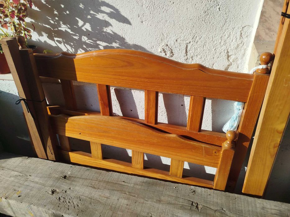 Ofereço cama solteiro