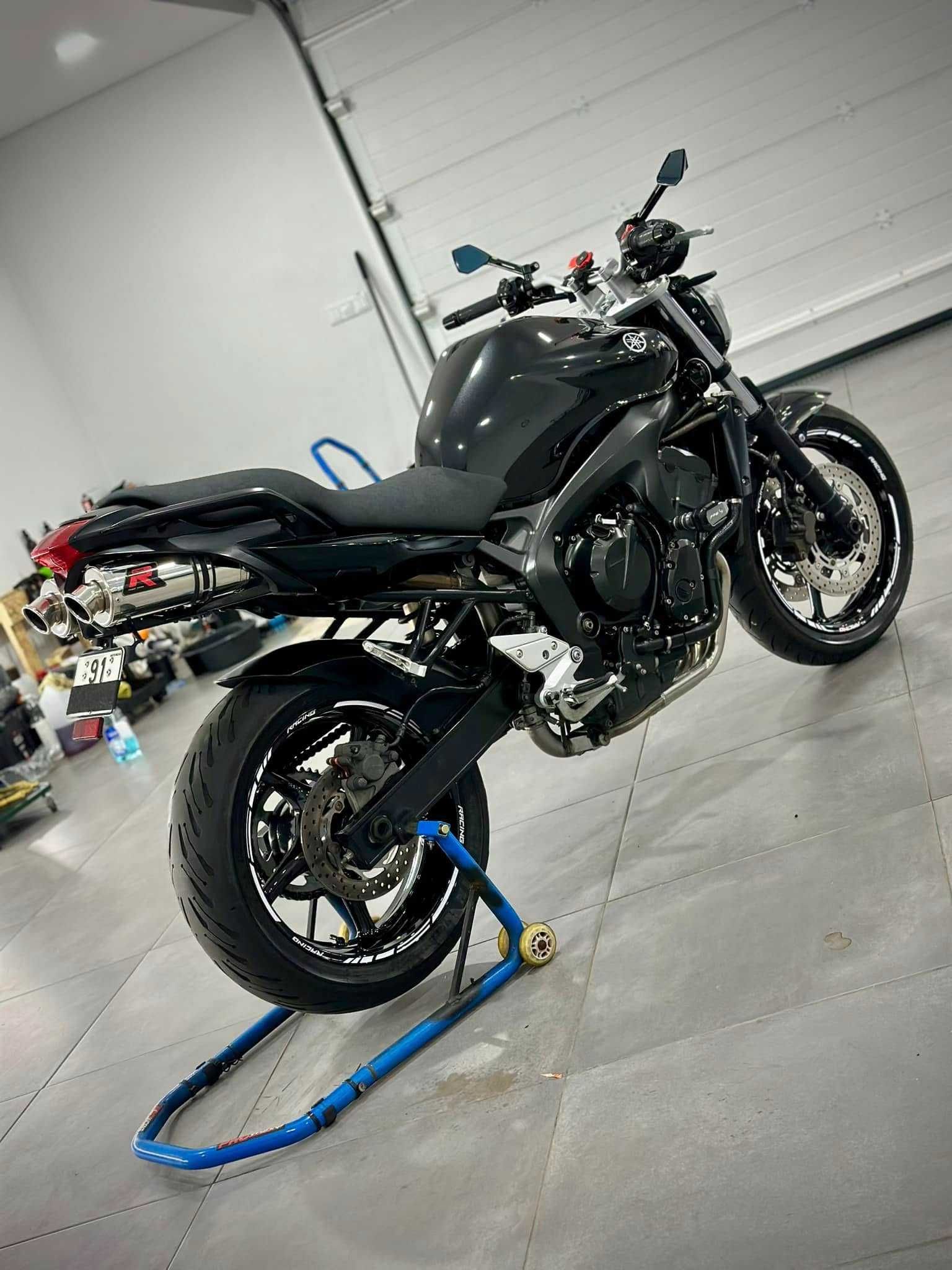 Moto Yamaha FZ6 N