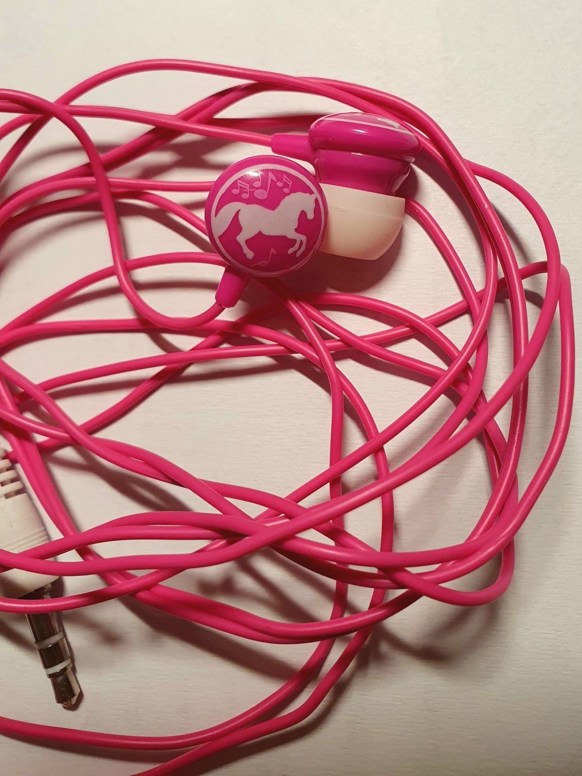 Różowe słuchawki przewodowe dla dziewczynki