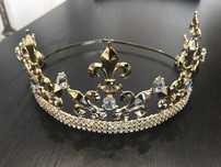 Coroa de Rainha em metal e pedras