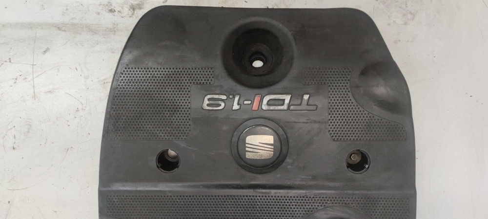 Seat Leon 1.9 TDI Obudowa Pokrywa Osłona Silnika Górna