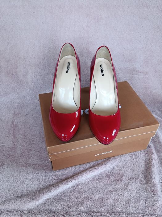 Buty skórzane czerwone czółenka na obcasie