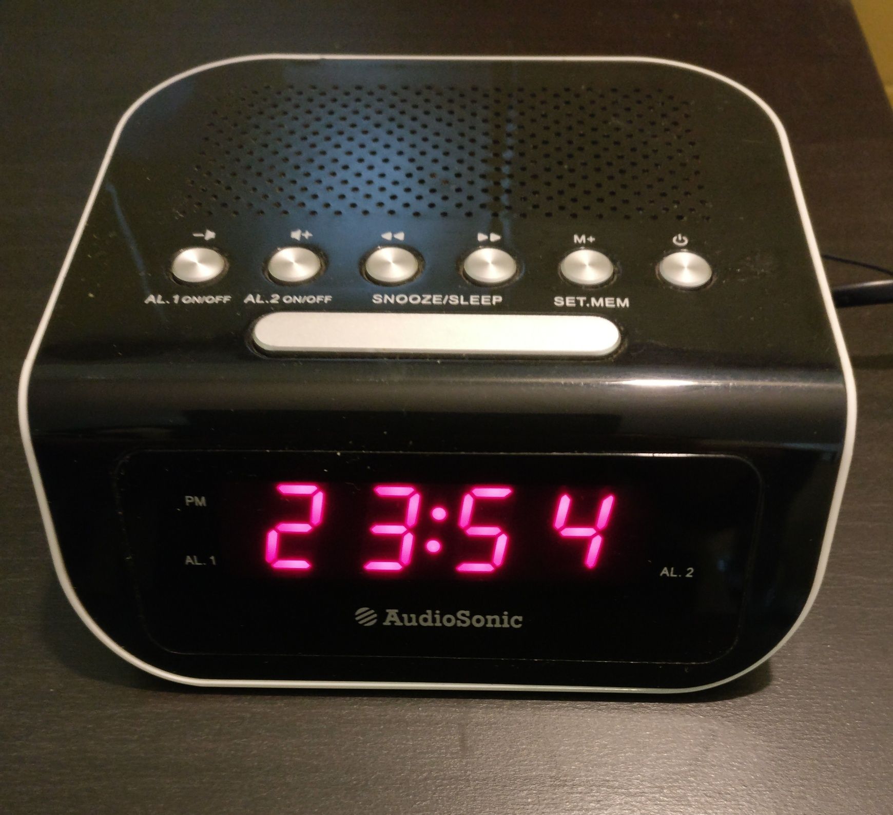 Relógio/Rádio e Despertador - Perfeito para Mesinha de Cabeceira.