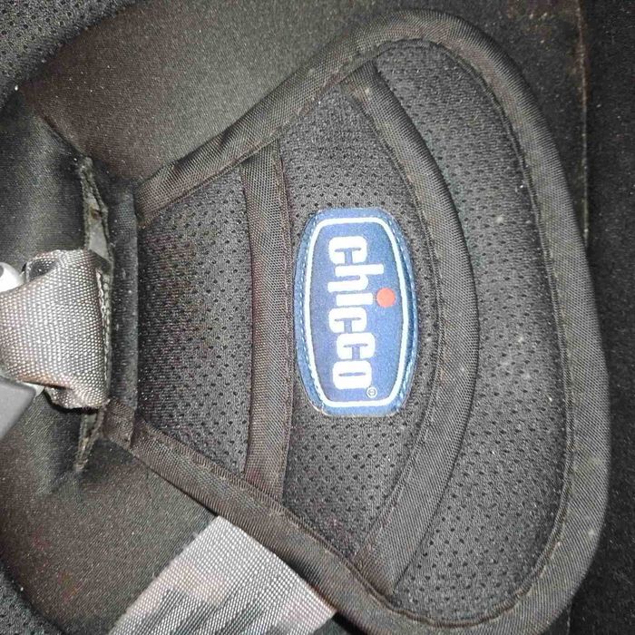 Дитяче автокрісло "CHICCO"