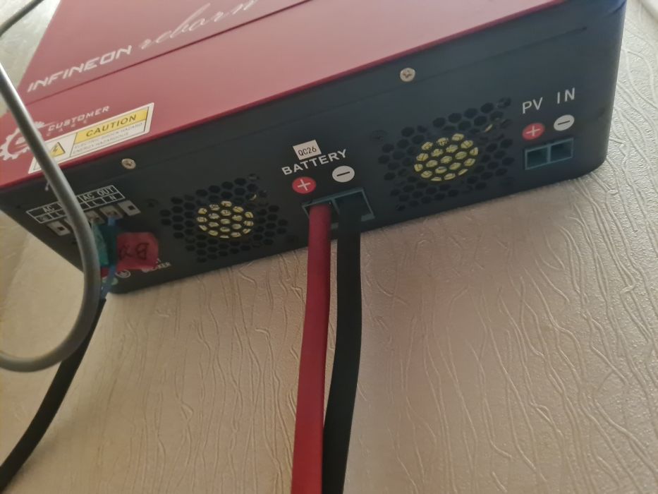 Інвертор гібридний 1800 wt синус 12 вольт  плюс акум 300 ампер н