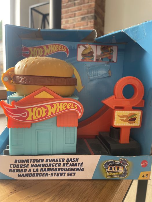 Downtown Burger Dash Hot Wheels