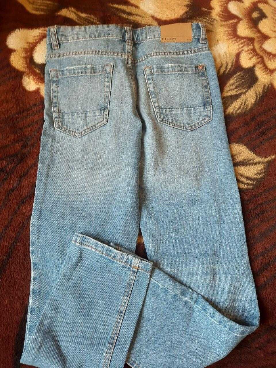 Сині джинси   "Terranova" для хлопчика 10-11 років; зріст 140-146 см.