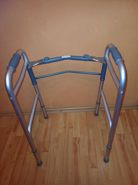 Продам костыли ходунки 500 грн.