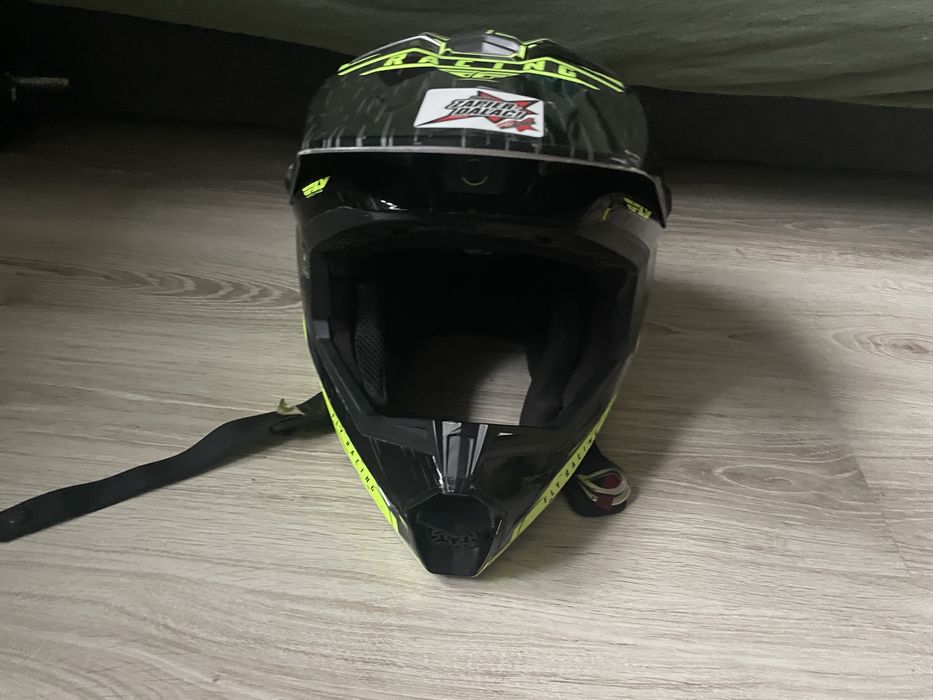 plastiki rieju mrt oraz kask motocyklowy