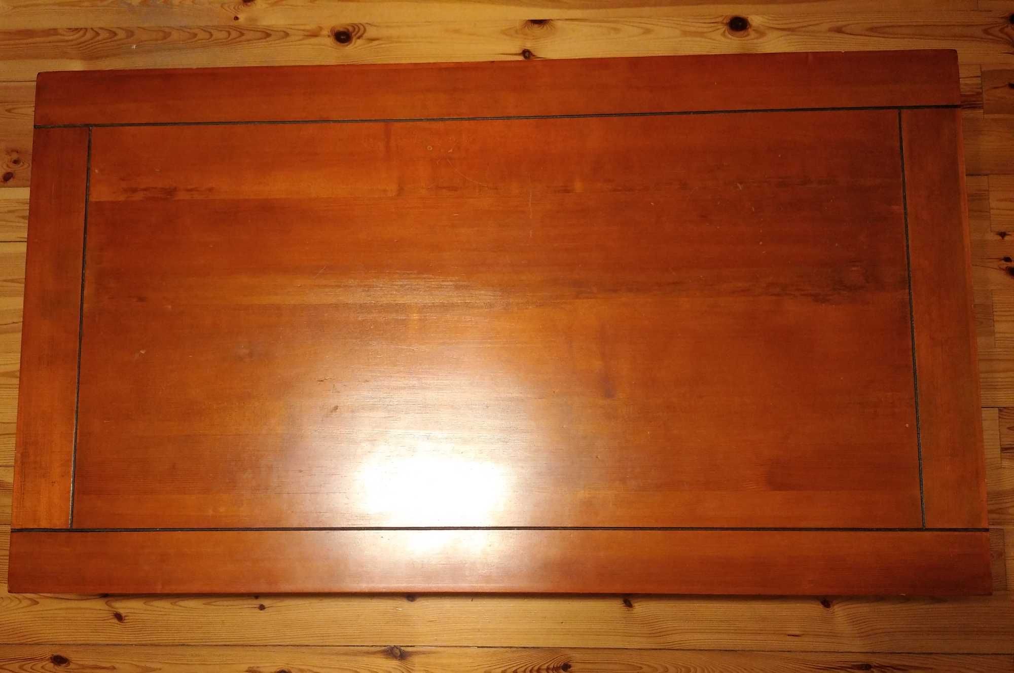 Stół stolik salonowy sosnowy, lite drewno, solidny, w dobrym stanie