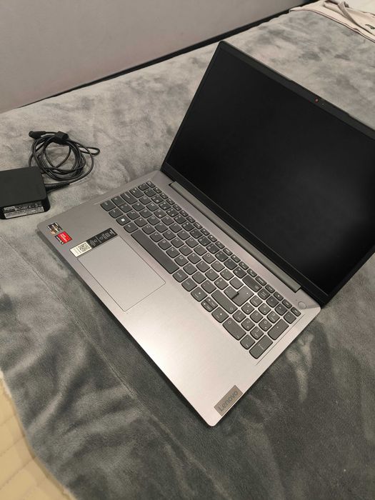 Lenovo Ideapad 3 15'' - Computador Portatil