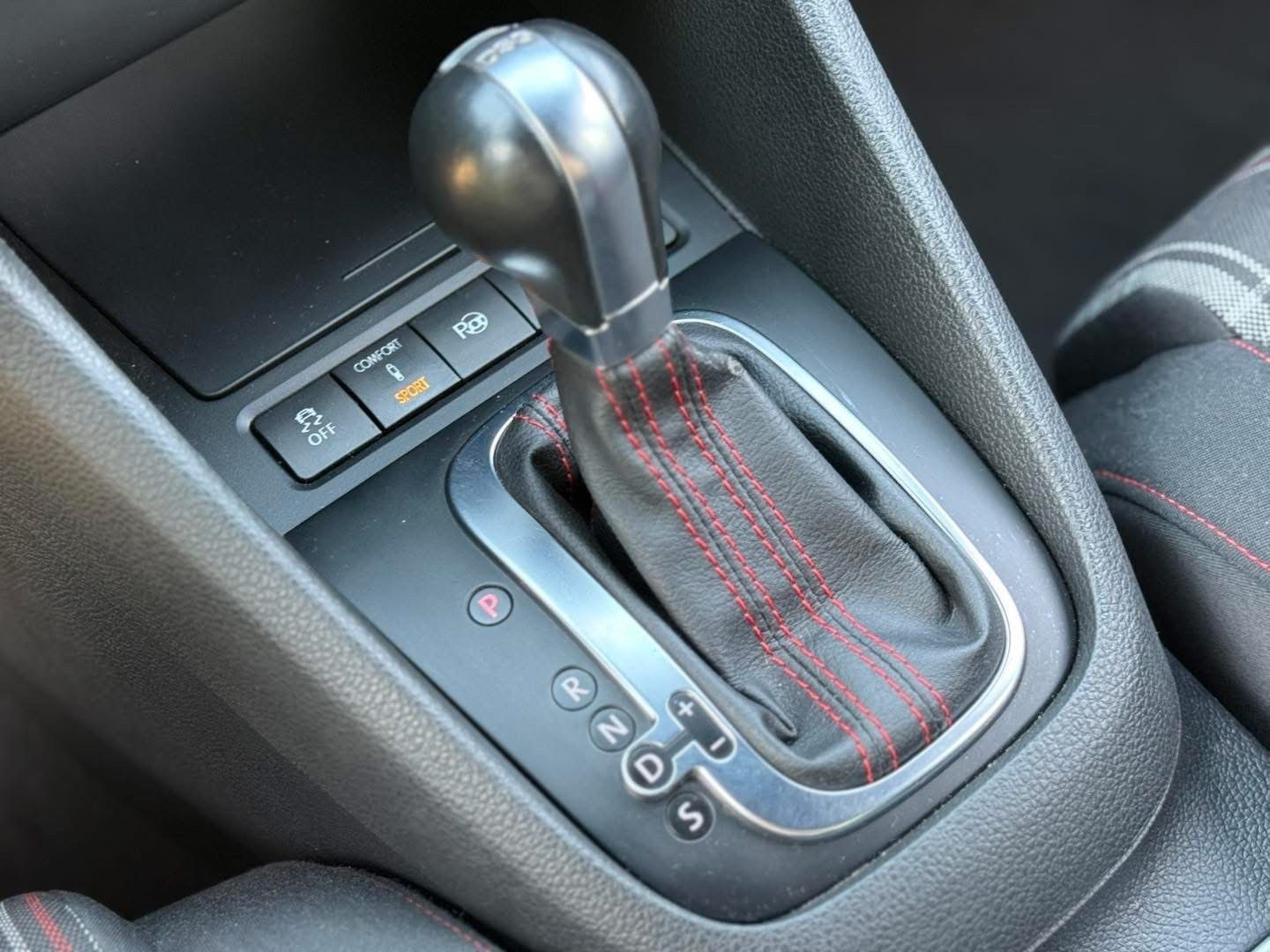 Volkswagen Golf VI 2.0 TSi GTi DSG