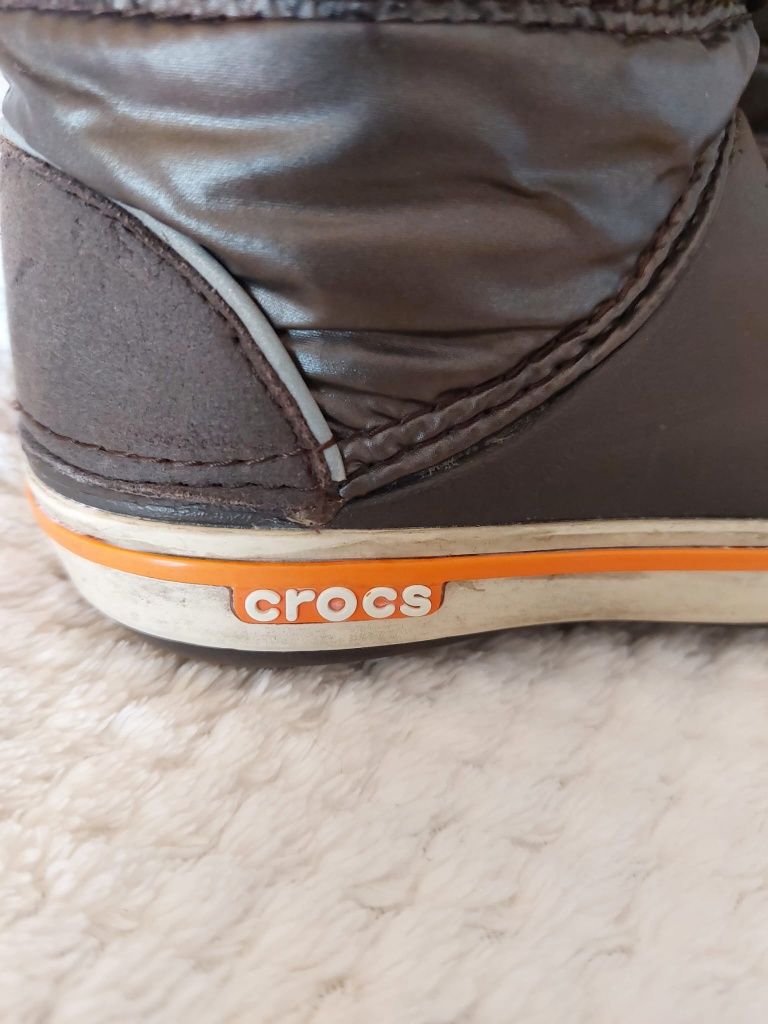 Śniegowce Crocsy. Dziecięce ocieplane buty. Crocs C9. Rozmiar 25/26