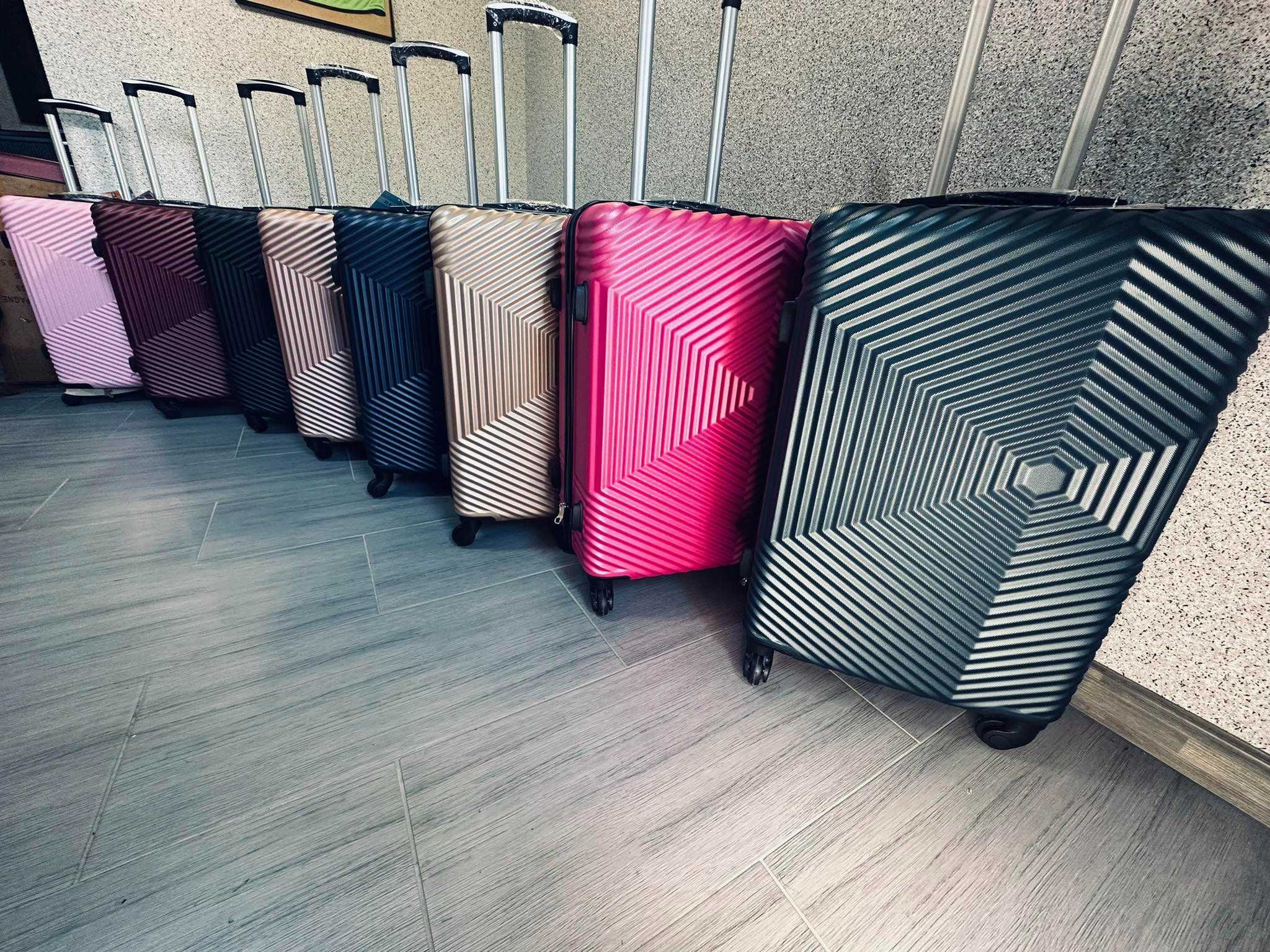 Nowa walizka / walizki/ bagaż - wielka wyprzedaż!
