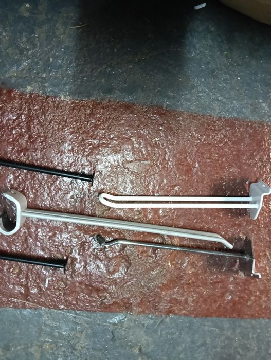 Sprzedam wieszaki garażowe