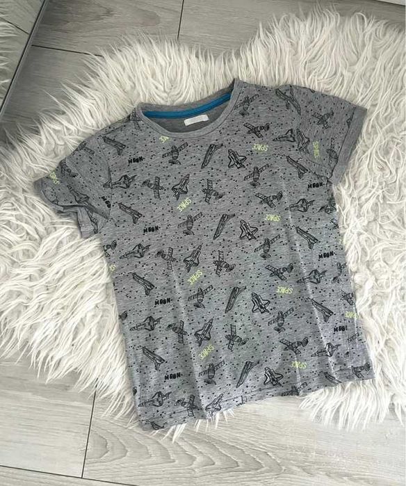Szara koszulka z motywem kosmicznym 128cm