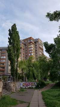 Двокімнатна 2 2х 2-х квартира Жовтнева  Олександра Поля 4 від власника