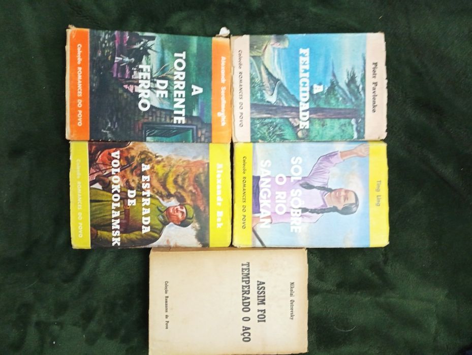 5 LIVROS  politicos muito antigos	Coleção Romances do Povo -1954-55