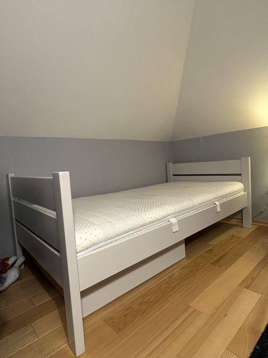 Łózko sosnowe 90x190 + materac