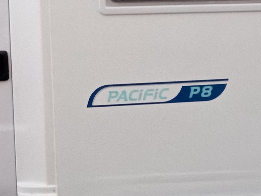 Pilote Pacífic P8