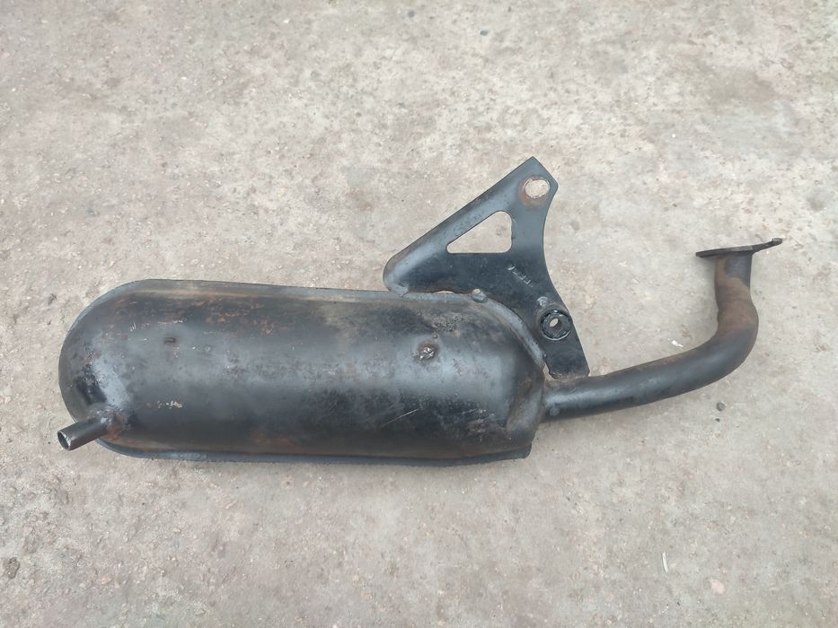 Продам выхлопную трубу на  двигатель 3kj-5bm Yamaha jog