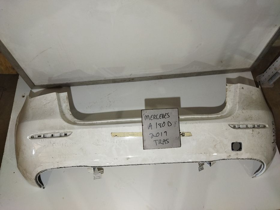 Parachoque Mercedes B180 trás 2019
