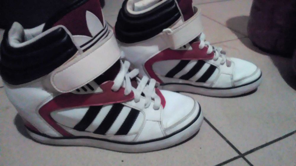 Кроссовки Adidas р.40