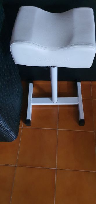 Pousa pés (pedicure)