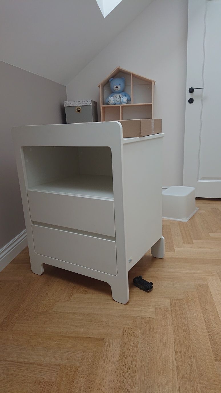 Zestaw mebli PINIO łóżeczko z szufladą i komoda