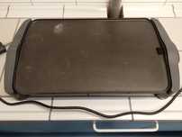 Grill elektryczny z powłoką teflonową