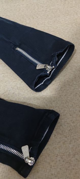 Продам джинсы на девочку