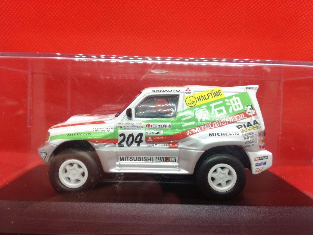 N. 56 Miniaturas 1/43 Rally Dakar 8 Modelos como novos