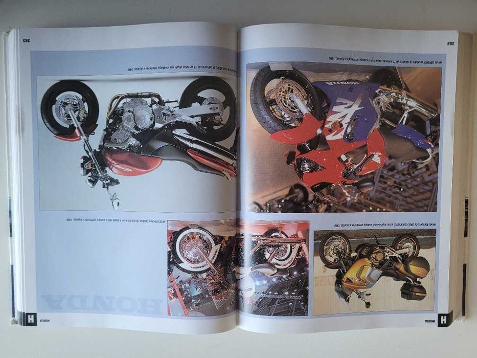 NOVA ENCICLOPÉDIA ILUSTRADA DOS MOTOCICLOS - Motos ao longo das épocas