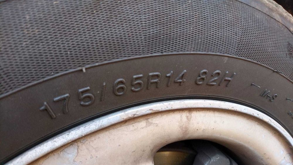 Jantes Opel 14' , furação 4x100 com pneus 175/65R14