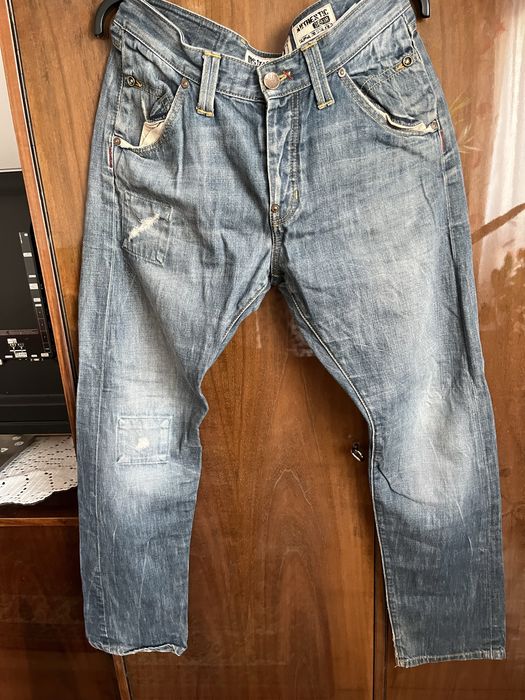 Męskie spodnie typu proste z łatami marki Big Star