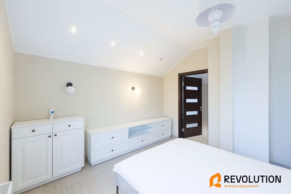 БЕЗ %! Оренда 2-поверхового будинку з басейном і генератором