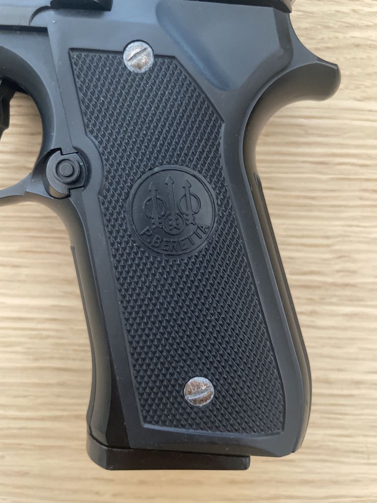 Pistola airsoft como nova