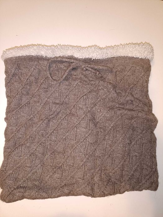 Brązowy komin z kożuszkiem ciepły szalik