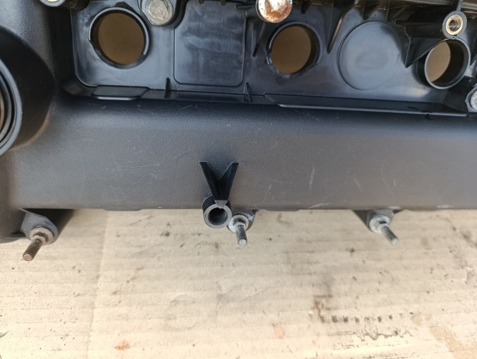 Кришка клапанів 2.0 Benzin Mazda 6 3 5 Volvo