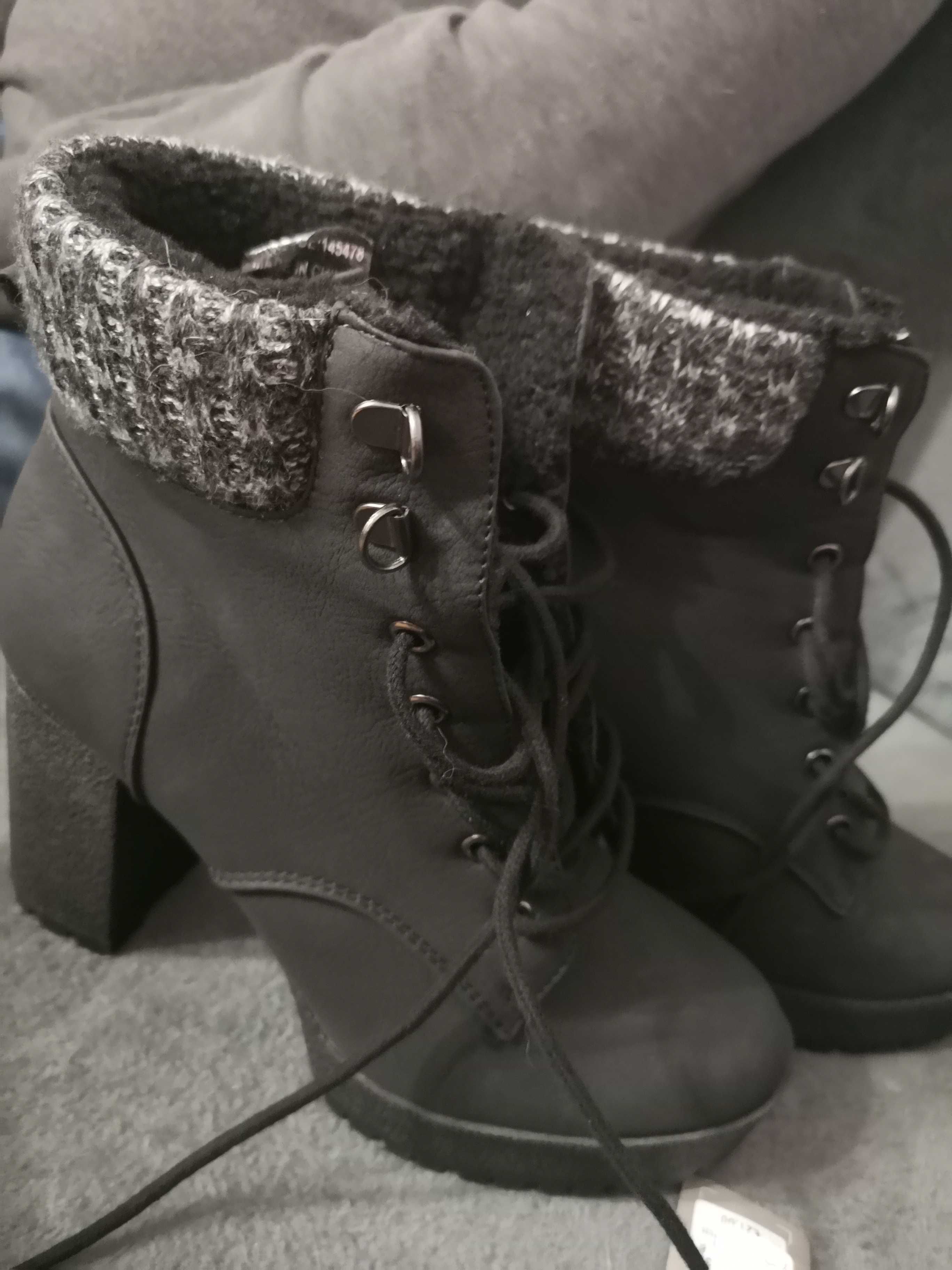 Botki Workery  trapery  czarne - nowe 39
