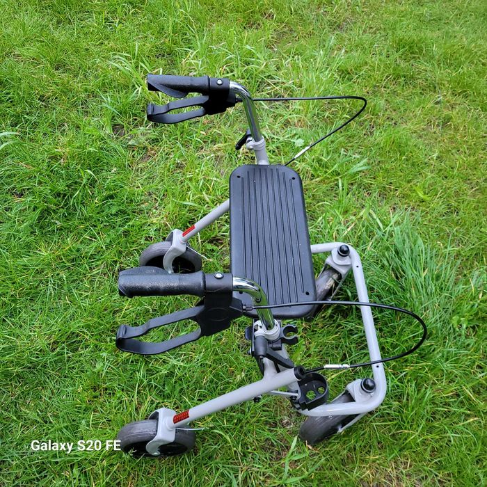 chodzik - balkonik rehabilitacyjny z siedziskiem i hamulcami - 245 zł