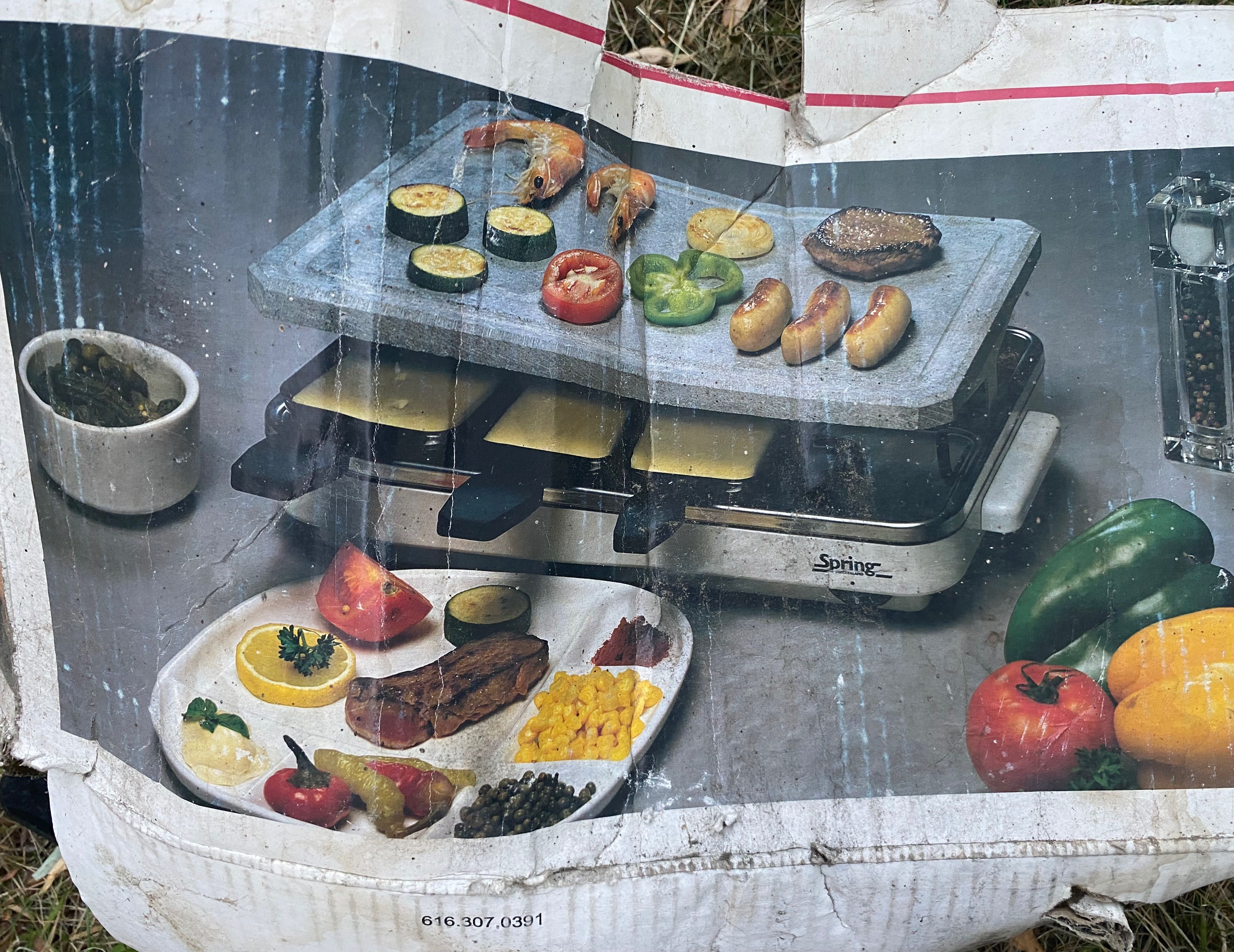 Grill elektryczny z tackami