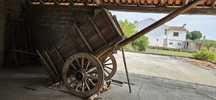 Carro de bois e grade