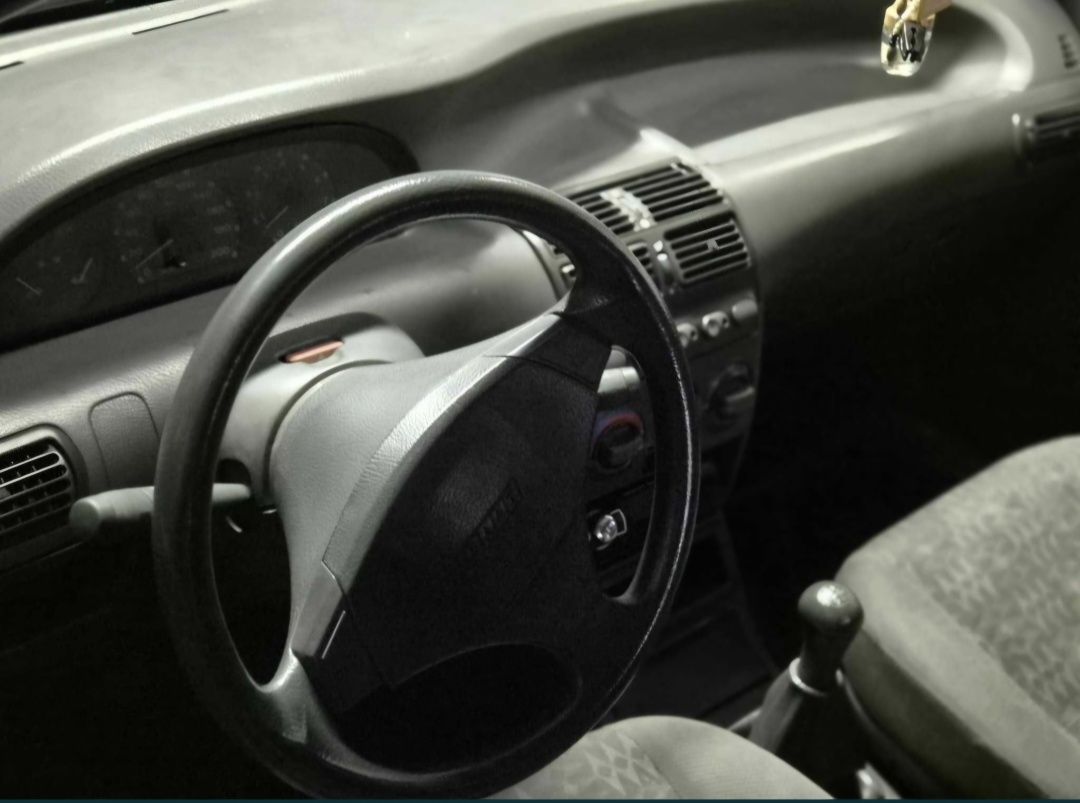 Fiat punto 1.2 16v 1998
Kms:213.000

Carro em bom estado com algum des